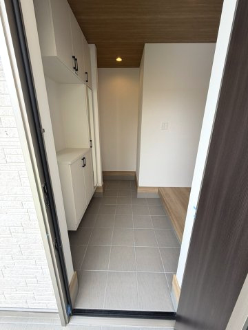 【玄関】 | （商談中）新築住宅　南国市緑ヶ丘２期②