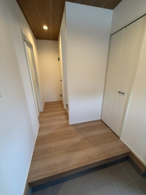 【玄関】 | （商談中）新築住宅　南国市緑ヶ丘２期②