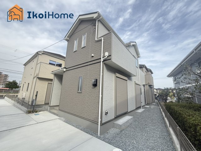 明石市二見町東二見1310-10　全6棟B号棟　新築戸建の前面道路含む現地写真|【ホームページに現地動画掲載中】●年中無休：当日予約可●前面道路幅員約6ｍ、交通量少なく安心！