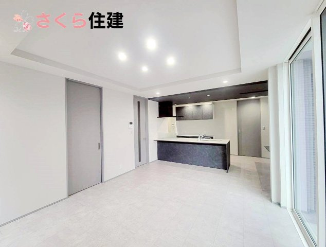 タマタウン宝木町　1号棟の居間・リビング|20帖の広々としたLDK
