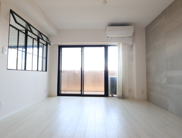 アルファスマート西福原けやき通りの居間・リビング|リビングにはエコカラット施工済み
※2022年11月撮影写真