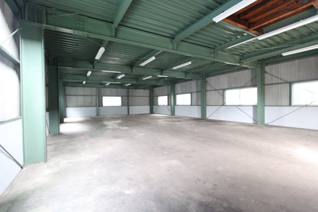 十方町１４８倉庫の内装