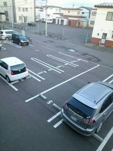 プリムラーノの駐車場
