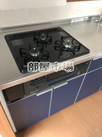 プエルト西日暮里のキッチン|3口コンロ