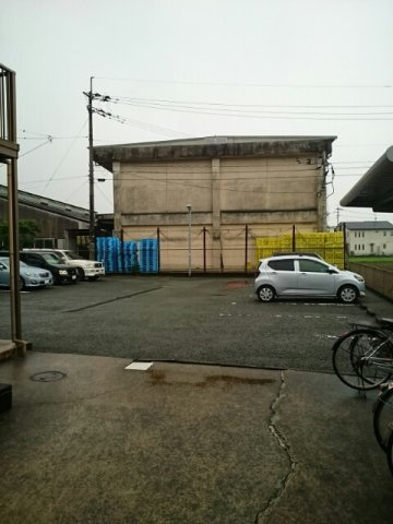 サンハイツ三潴の駐車場