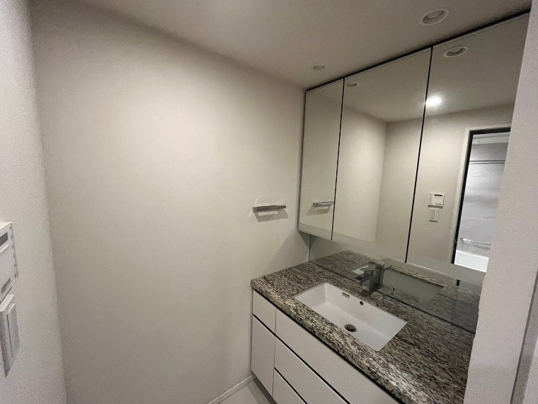 パークホームズ本郷　ザ　レジデンスの洗面所