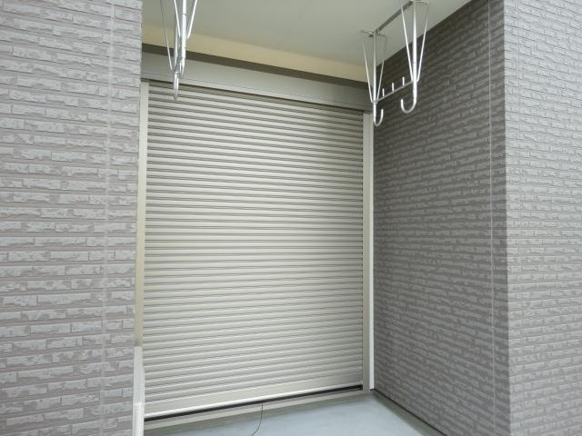 Ｎ＆Ｈの内装|窓シャッター