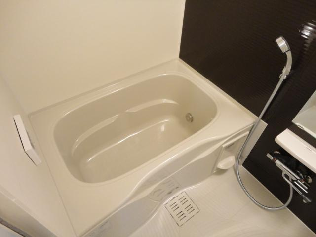 Ｎ＆Ｈの浴室|バス