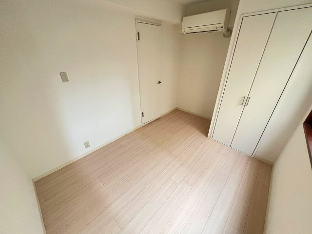 ループ千里丘の洋室