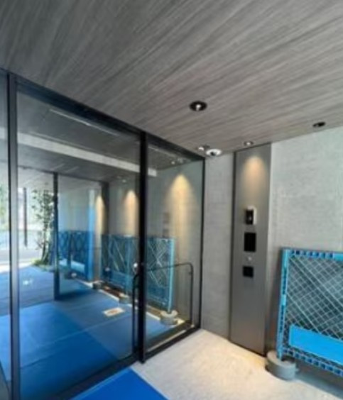 レジディア高田馬場のエントランス