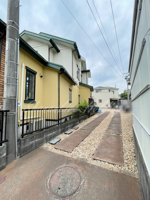 茅ヶ崎市東海岸北１丁目のテラスのエントランス