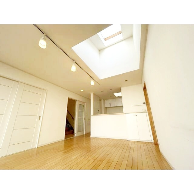 茅ヶ崎市東海岸北１丁目のテラスの居間・リビング