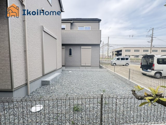 明石市二見町東二見1310-10　全6棟E号棟　新築戸建の前面道路含む現地写真|【ホームページに現地動画掲載中】●年中無休：当日予約可●前面道路幅員約6ｍ、交通量少なく安心！