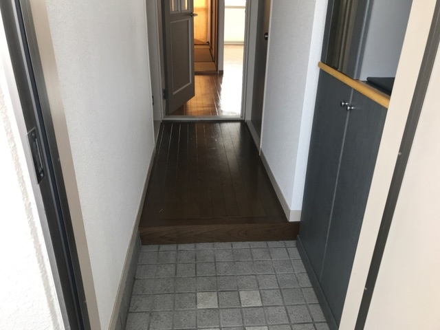 メゾンエクセルの玄関