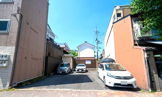 河原町丸太町交差点東側　事業用土地