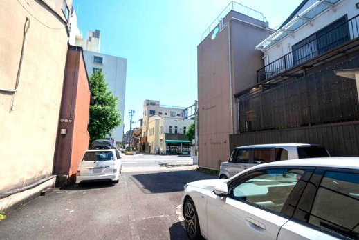 河原町丸太町交差点東側　事業用土地の外観