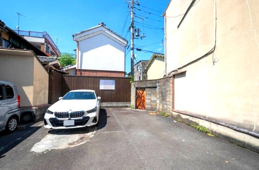 河原町丸太町交差点東側　事業用土地の外観