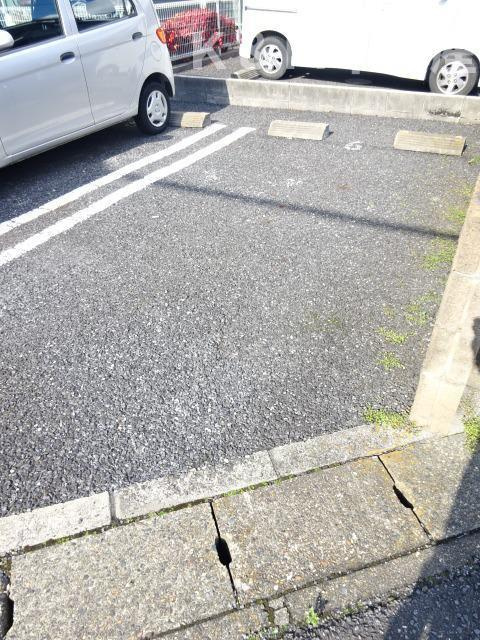 ドゥ・ソレイユの駐車場|カースペースがあります