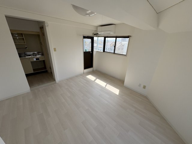 ヴィークル学院前の子供部屋