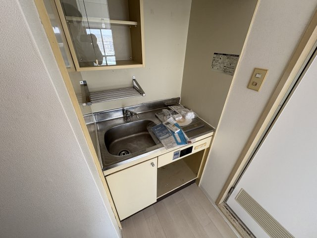 ヴィークル学院前のキッチン