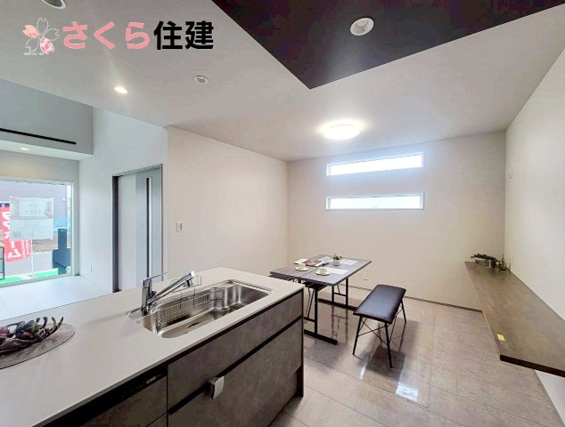 タマタウン宝木町　2号棟のキッチン|配膳が楽なキッチン隣りのダイニング