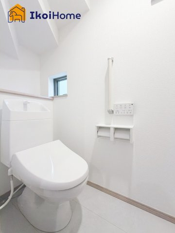 明石市二見町東二見1310-10　全6棟F号棟　新築戸建のトイレ|【ホームページに現地動画掲載中】●年中無休：当日予約可●ウォシュレット・暖房便座脱臭機能付きトイレ