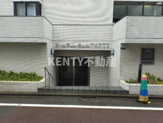 【エントランス】 | 落ち着いたエントランスです
