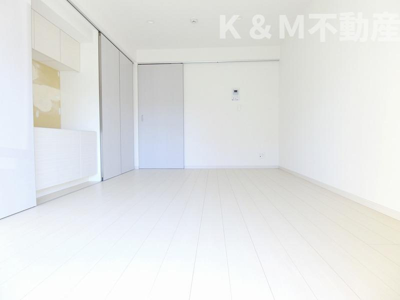 リブリ・Aura mareの寝室|広くて明るい寝室