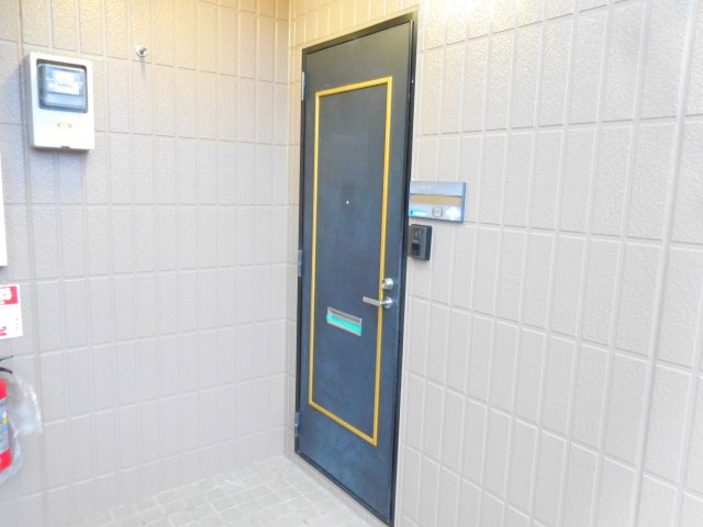 リヴェール深沢の玄関