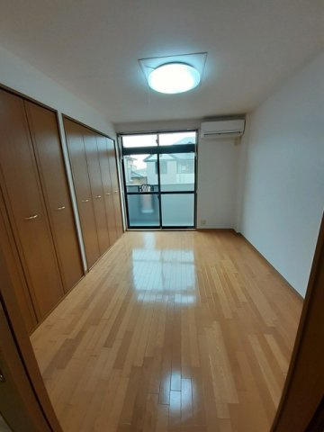 熊本市北区龍田６丁目のアパートの内装|明るい室内です