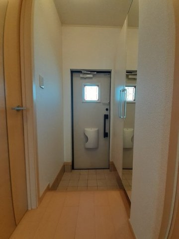 合志市豊岡のアパートの玄関|シンプルで使いやすい玄関です