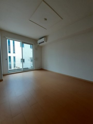 合志市豊岡のアパートの居間・リビング|おしゃれなリビングです