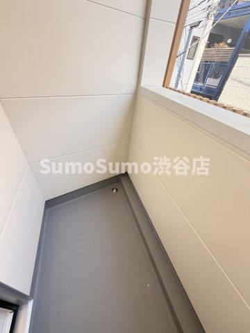 Ｔ’ｓ Ｃｕｏｒｅ ＢＬＩＳＳ自由が丘のバルコニー