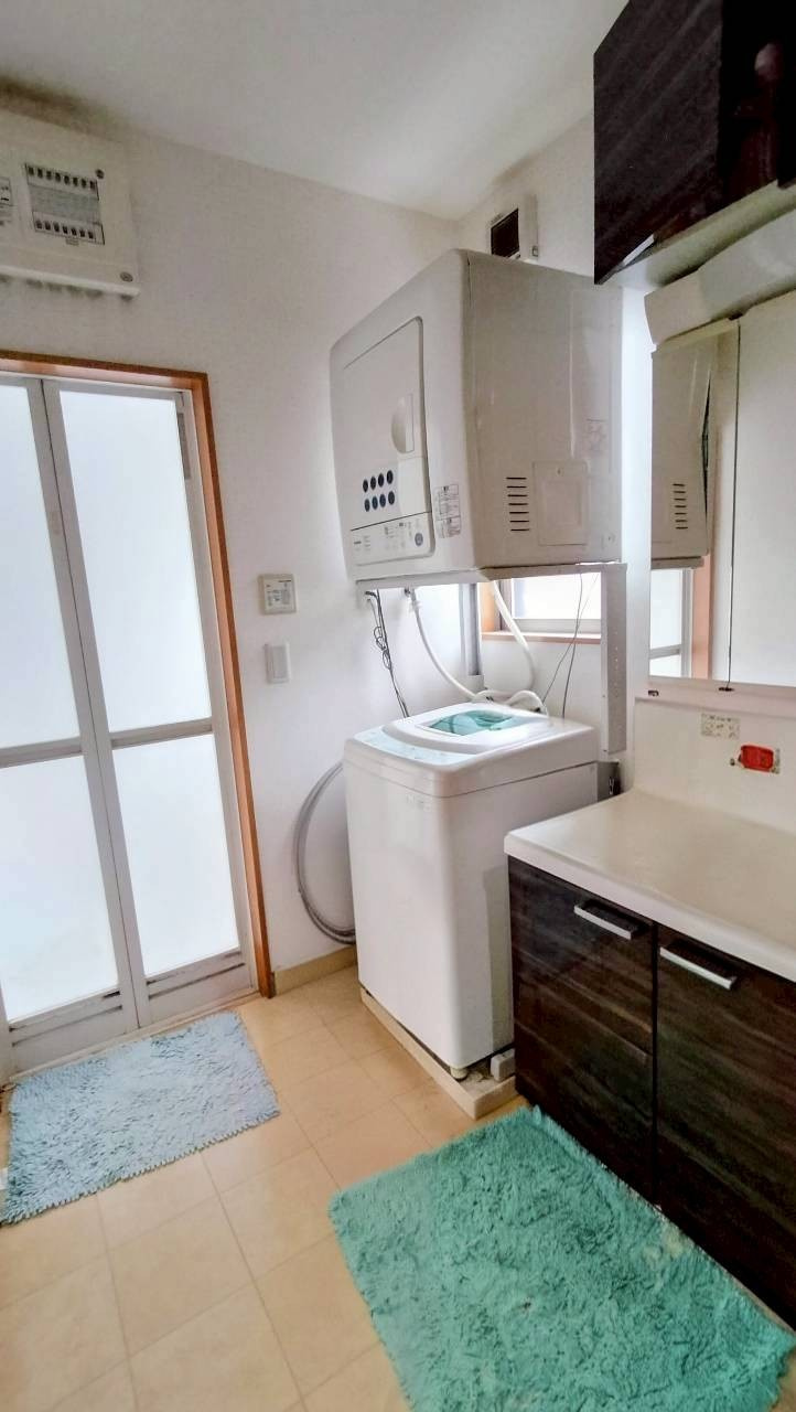 八分字町　中古戸建の独立洗面台|独立洗面台あり、毎朝おしゃれに忙しい女性の方におすすめです