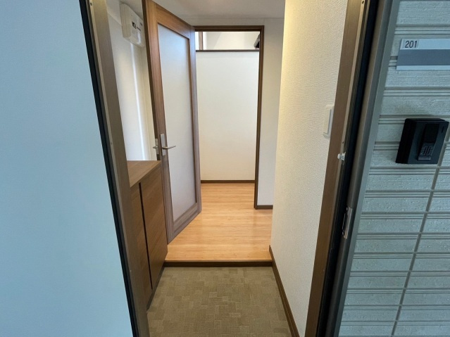 メゾンドバロン福津の玄関