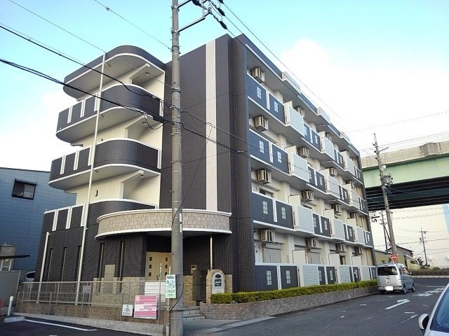 フォルシュ２２の外観