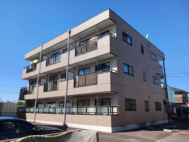 ウイングイースト