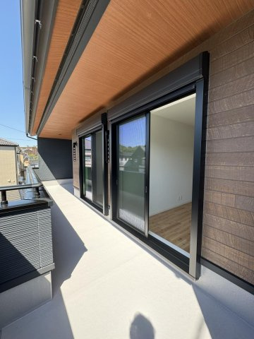 高知市薊野北町4丁目　中古戸建てのバルコニー|※掲載写真は完成当時に撮影されたものです。