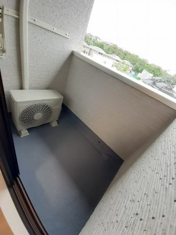 ラーゴム　Ａのバルコニー