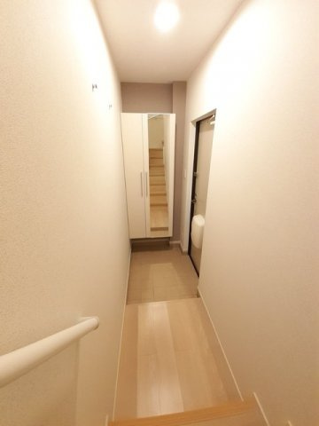 ラーゴム　Ａの玄関