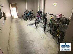 ◆グランドメゾン八事裏山◆最寄り駅まで徒歩約7分！の駐輪場|屋内にある駐輪場は、雨風を凌げて嬉しいですね♪