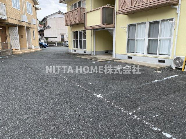 メゾン菖蒲台の駐車場|駐車場は１台家賃込みです！！