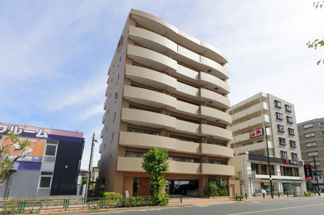 フェイム イッサの外観