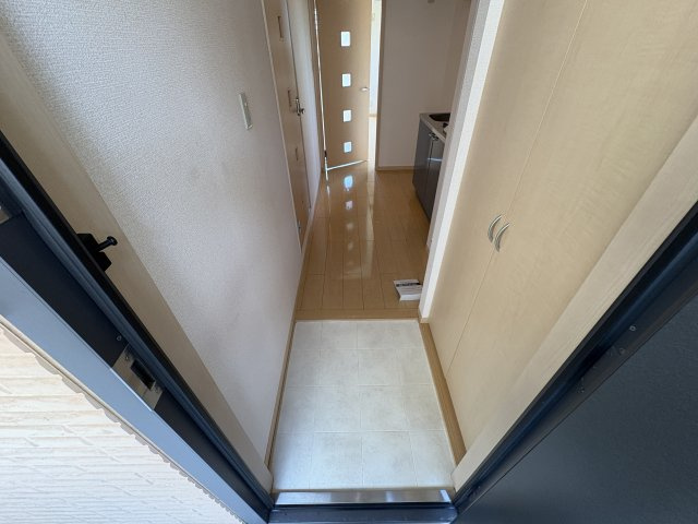 フレエール谷上の玄関