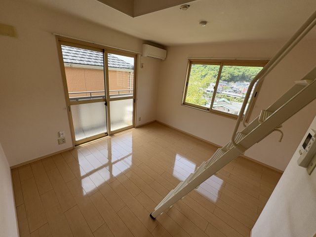フレエール谷上の子供部屋