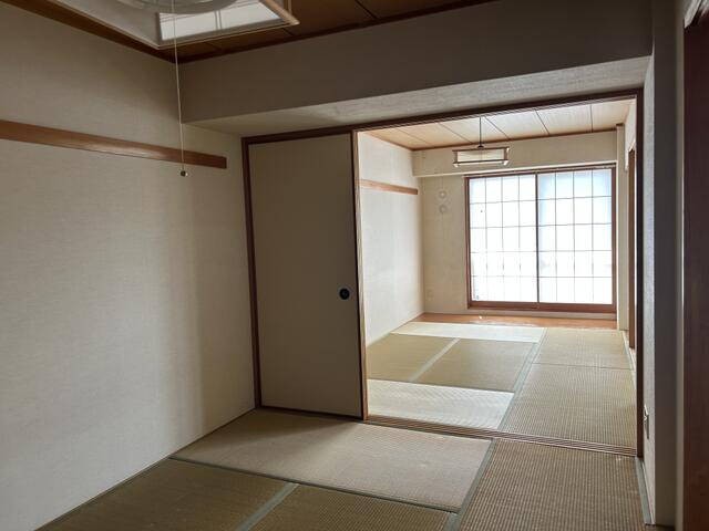 高知市九反田トップワン四国　中古マンションの和室|開閉次第で個室にも大空間にもできる２間続きの和室☆