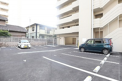 サヴォイ ラ・ピエル サフィール　4階の駐車場