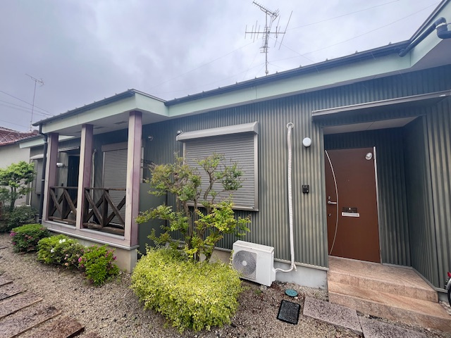 春日井市六軒屋町１丁目のアパート