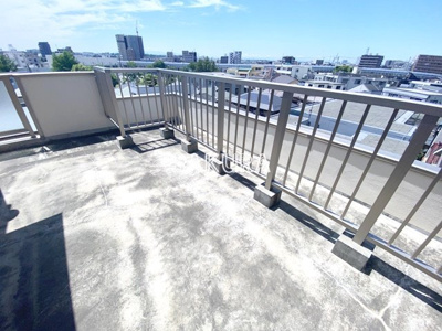 【バルコニー】 | ベルプレジール | 広々としたバルコニー♪