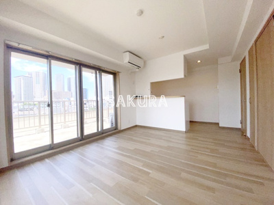 【居間・リビング】 | ベルプレジール | 開放感のあるゆったりとしたお部屋です♪